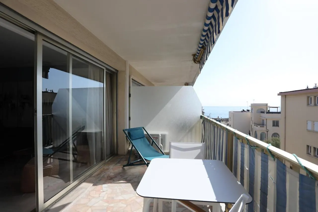 Le Belvedere Azureen - Welkeys Antibes 0*,  France